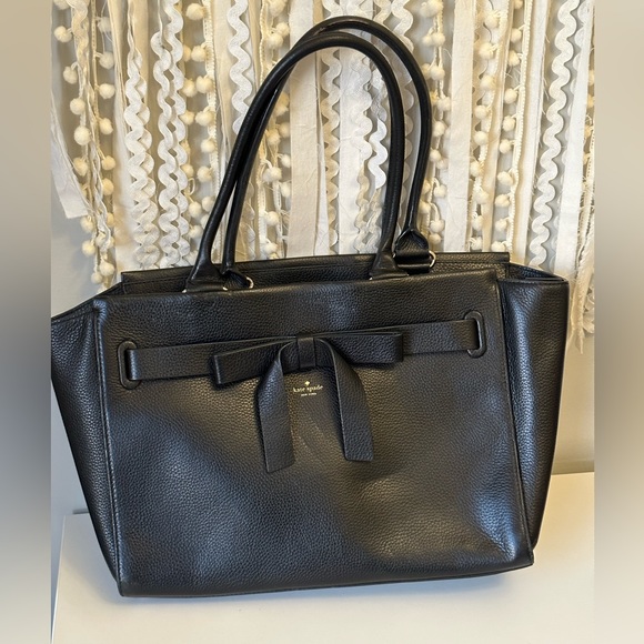 Kate Spade tote with bow - Picture 1 of 3